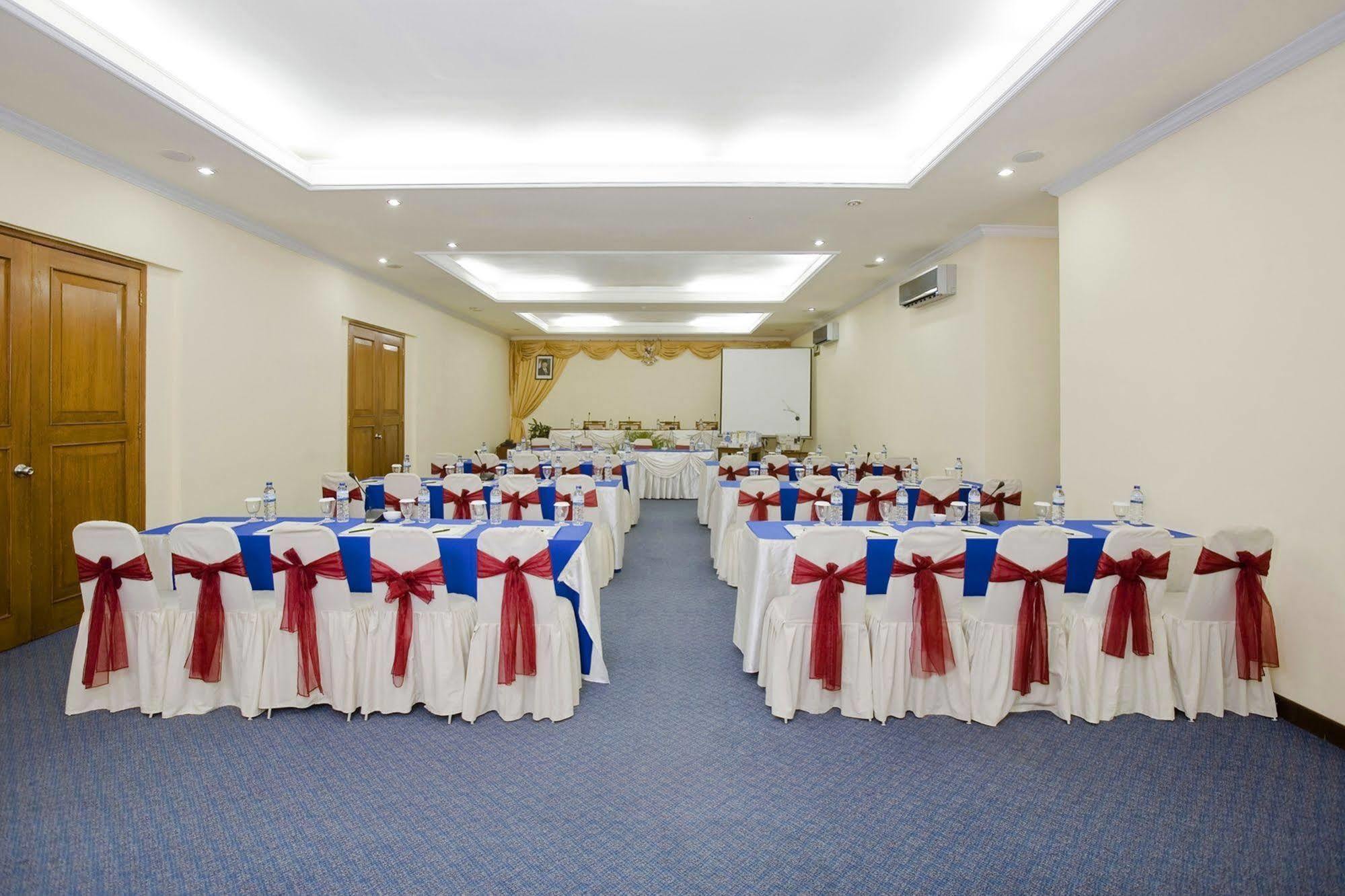 Grand Legi Hotel Mataram Eksteriør billede