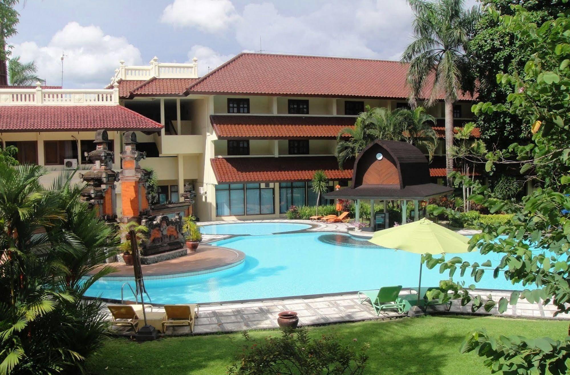 Grand Legi Hotel Mataram Eksteriør billede
