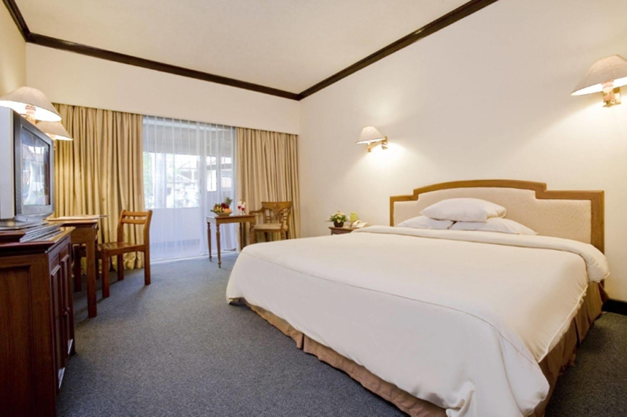 Grand Legi Hotel Mataram Eksteriør billede